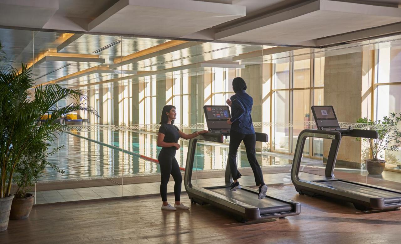 多哈君悦别墅酒店 外观 照片 The gym at The Hari