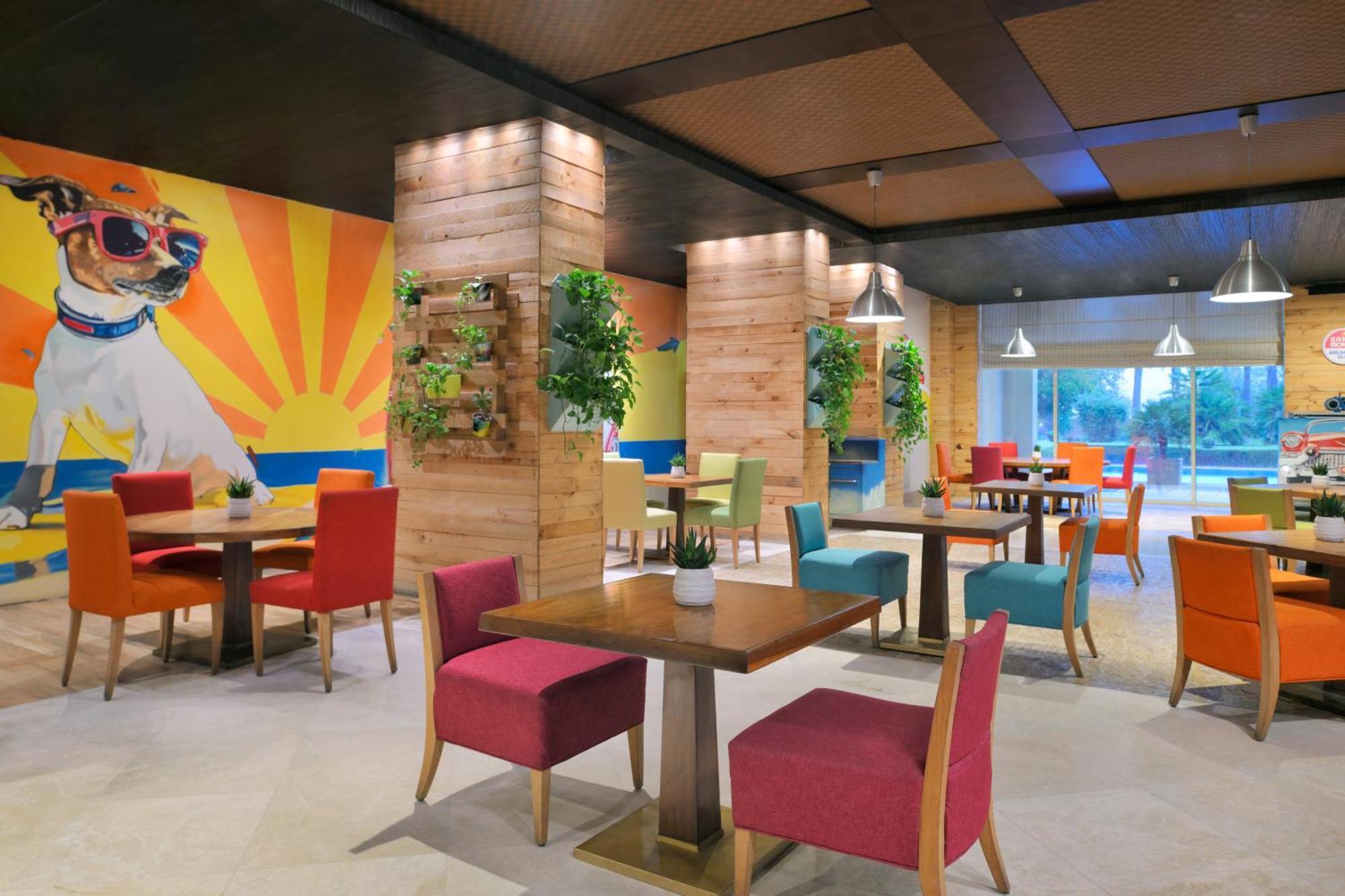 多哈君悦别墅酒店 外观 照片 The interior of the lounge